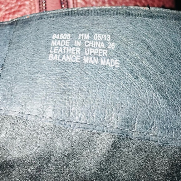 Clarks Indigo Burgundy Pebbled Leather Boot. Size 11M - Picture 7 of 9